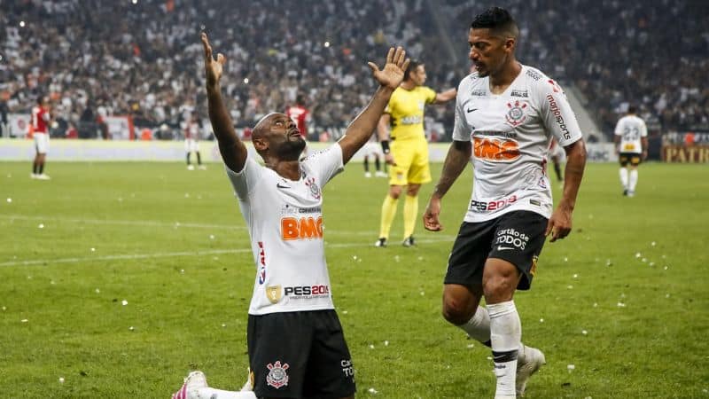 Relembre cinco vitórias marcantes do Corinthians sobre o São Paulo na Neo Química Arena