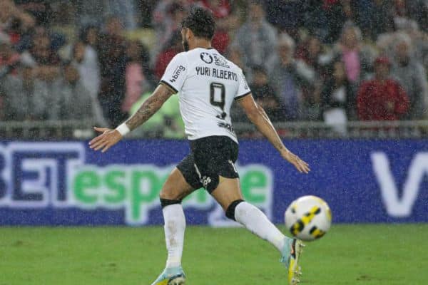 Flamengo x Corinthians: Prováveis escalações e onde assistir jogo do Brasileirão 2023