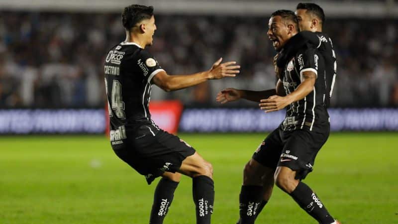 Corinthians joga muito bem e vence o Santos em clássico pelo Brasileirão 2023.