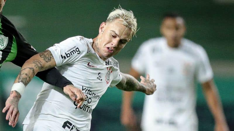 roger-guedes-exalta-bom-desempenho-da-equipe-do-corinthians-apesar-da-derrota-na-copa-do-brasil