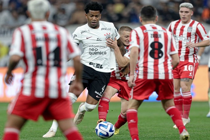 Estudiantes x Corinthians ao vivo: assista online de graça e na TV ao jogo  pela Sul-Americana