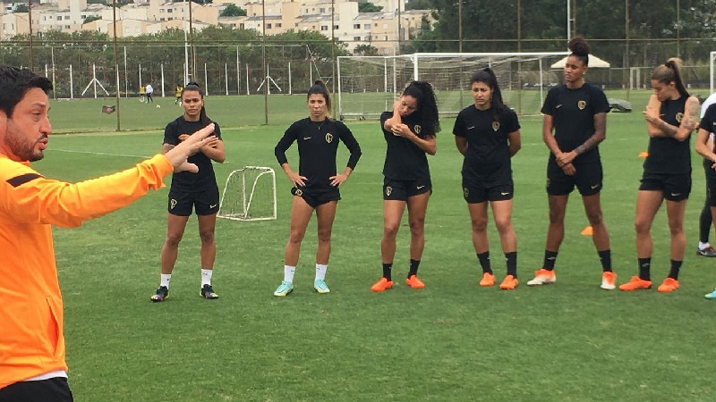 corinthians-se-prepara-para-viajar-pela-libertadores-feminina-02