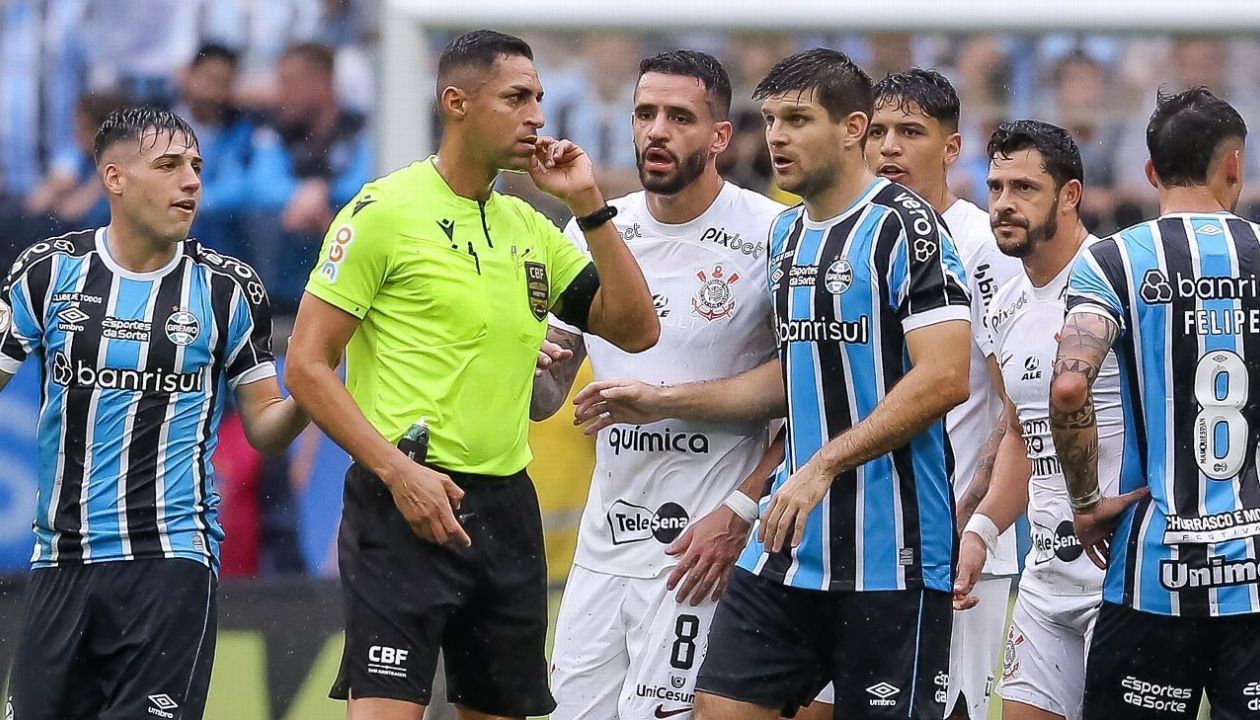 Atleta titular pode não jogar mais pelo Corinthians; entenda a situação