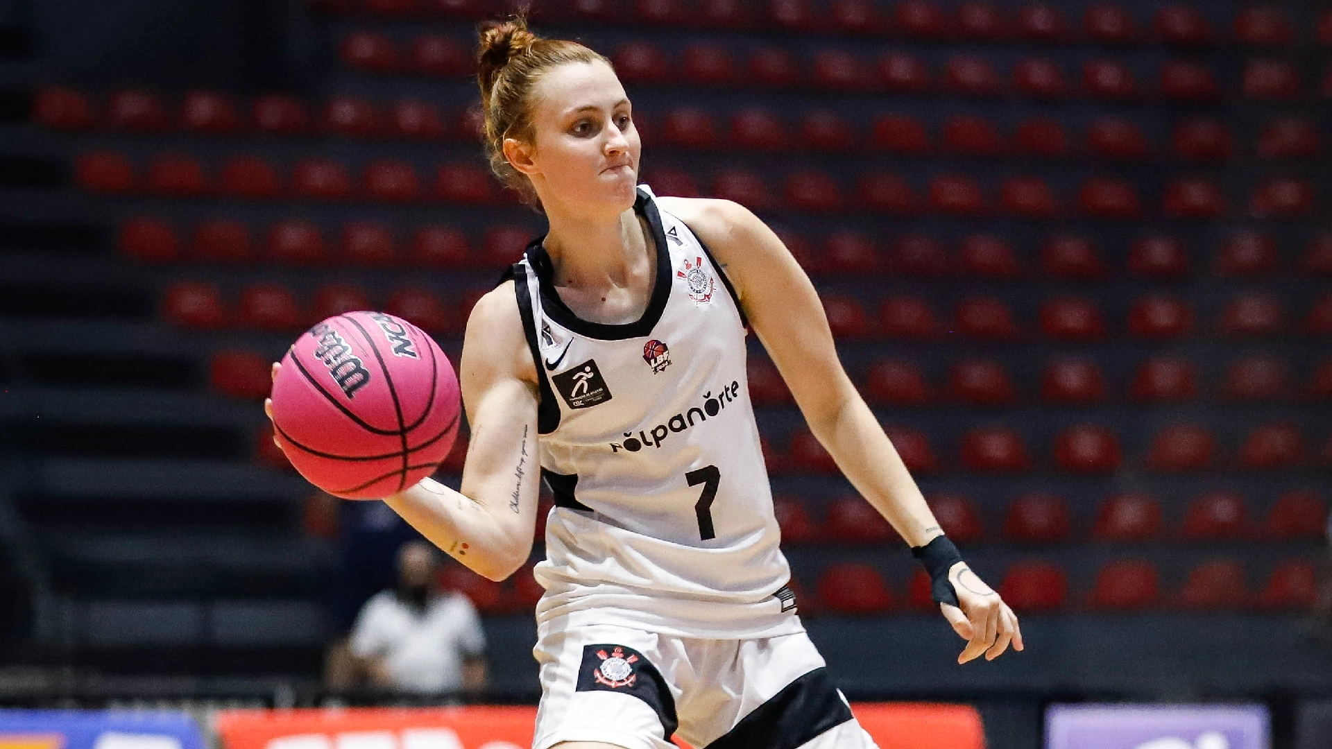julia-schmauch-ve-evolucao-da-equipe-de-basquete-do-corinthians