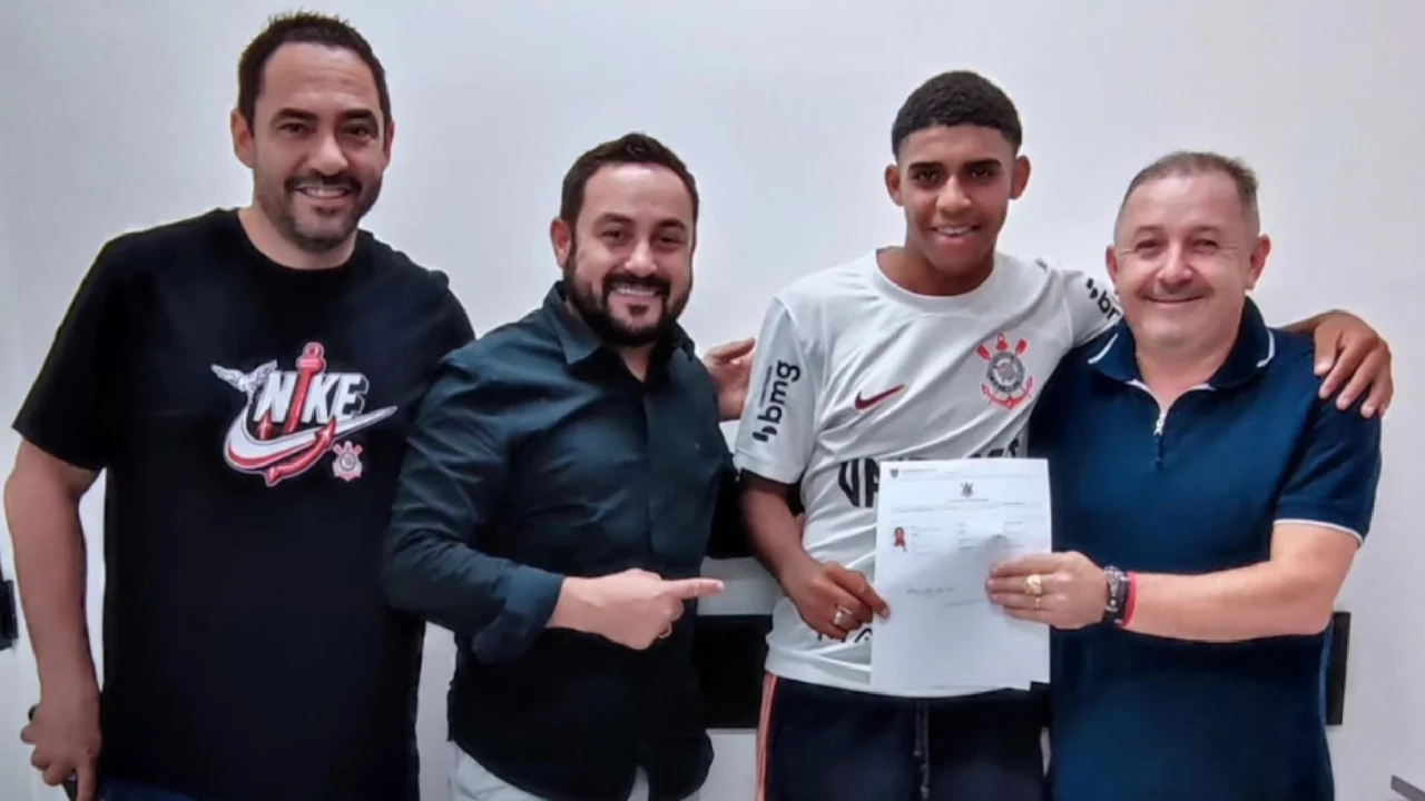 corinthians-acerta-renovacao-de-contrato-de-gui-negao-do-sub-20