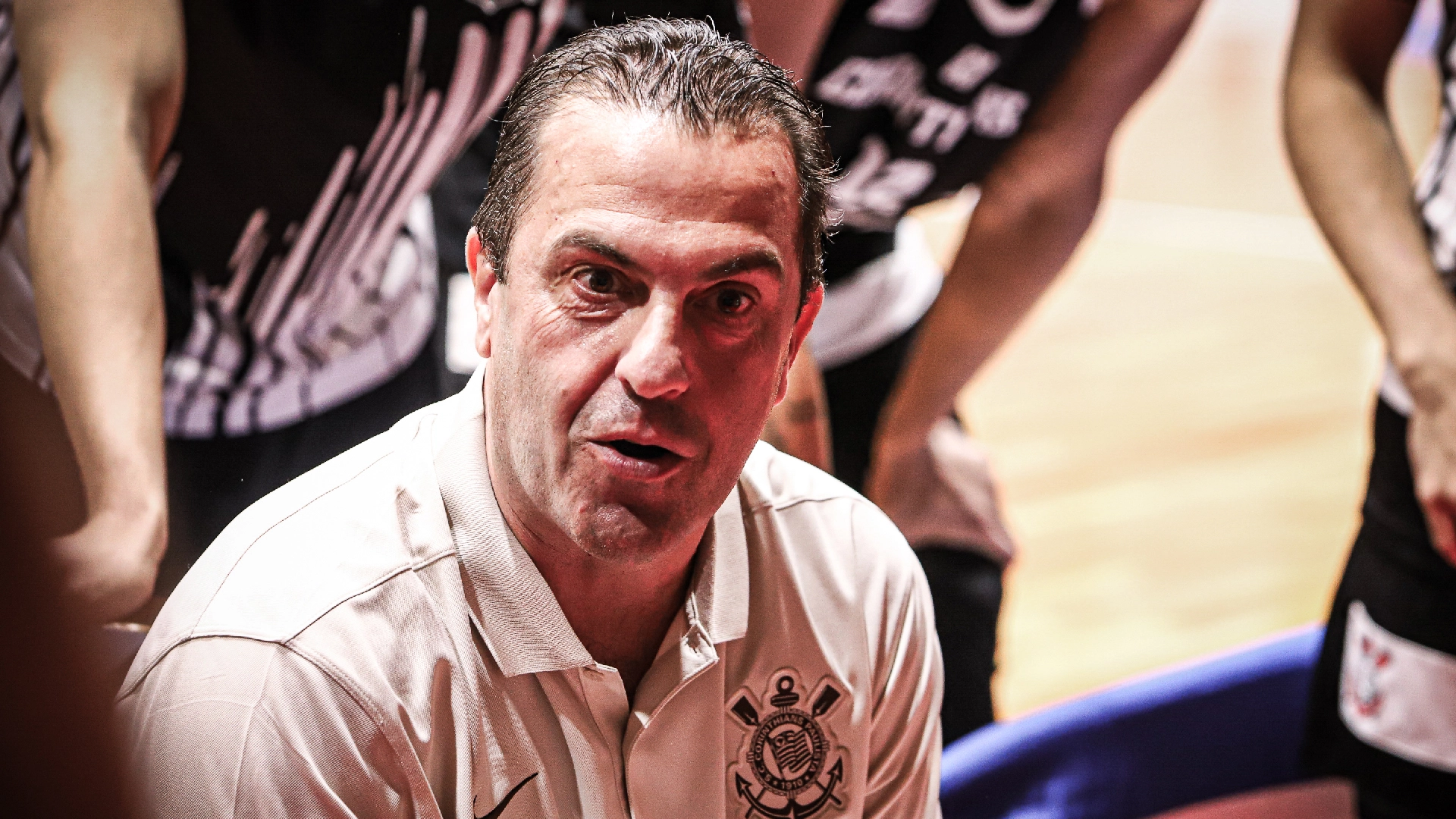 silvio-santander-nao-e-mais-o-treinador-da-equipe-de-basquete-do-corinthians