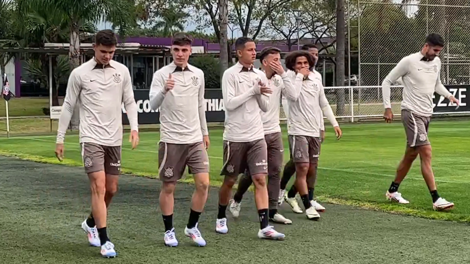 fausto-vera-corinthians-treino-imprensa