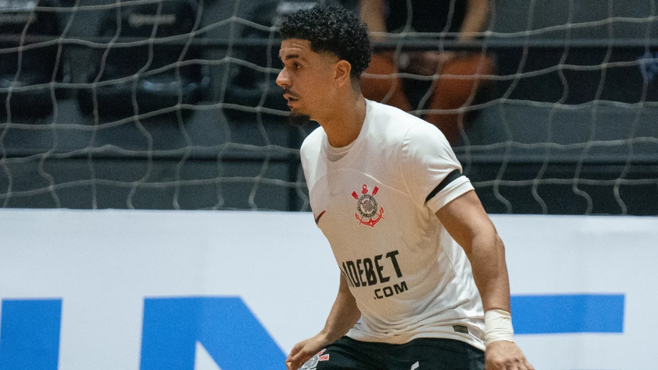 sinesio-sofre-lesao-e-desfalcara-equipe-de-futsal-do-corinthians