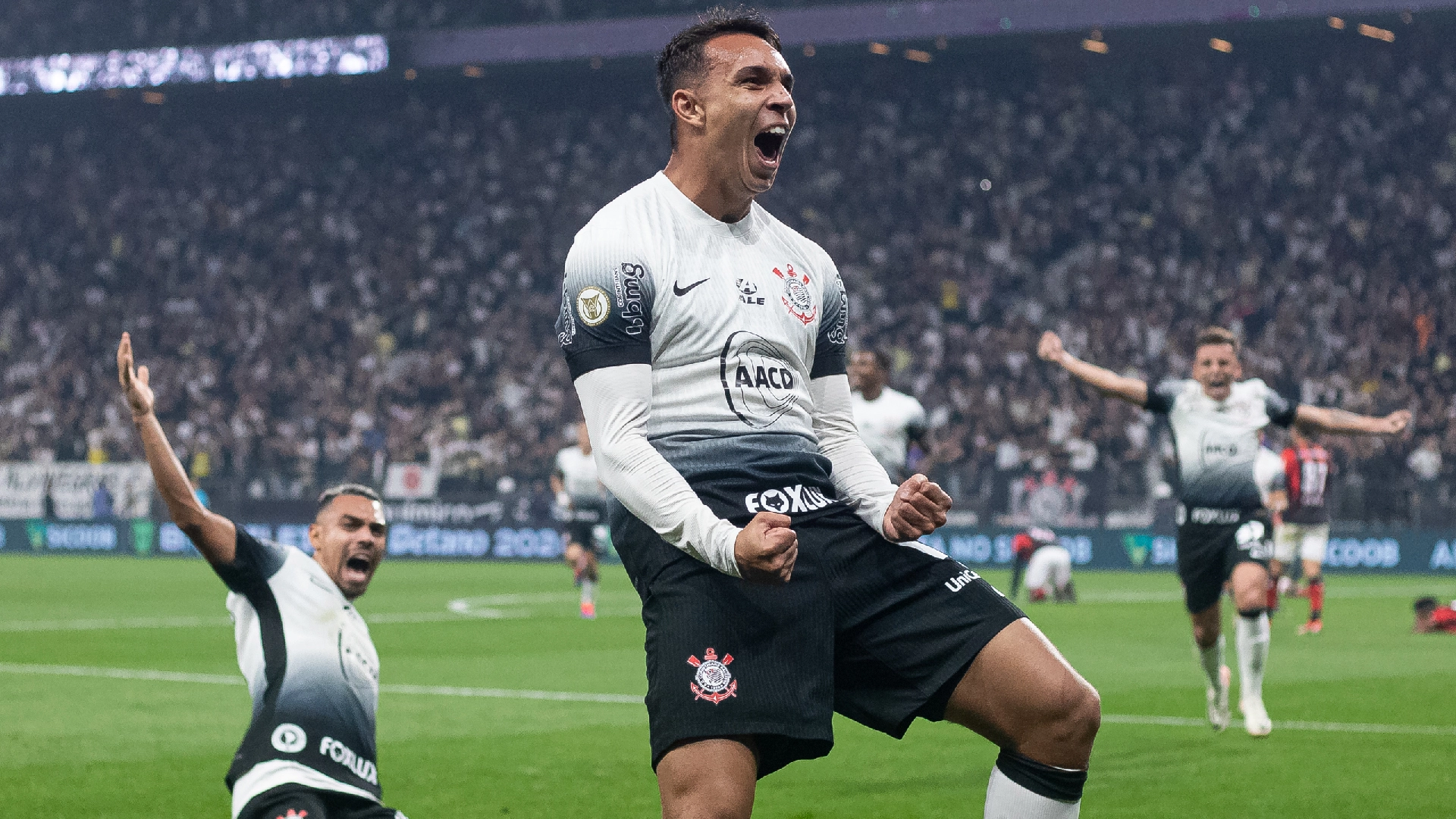 corinthians-respita-no-brasileirao-mas-ainda-segue-desconfortavel-na-tabela