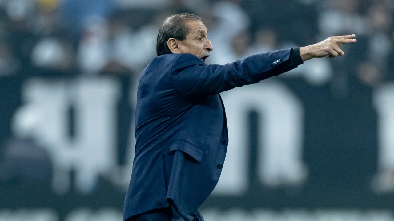 ramon-diaz-elogia-atitude-dos-jogadores-e-a-forca-da-torcida