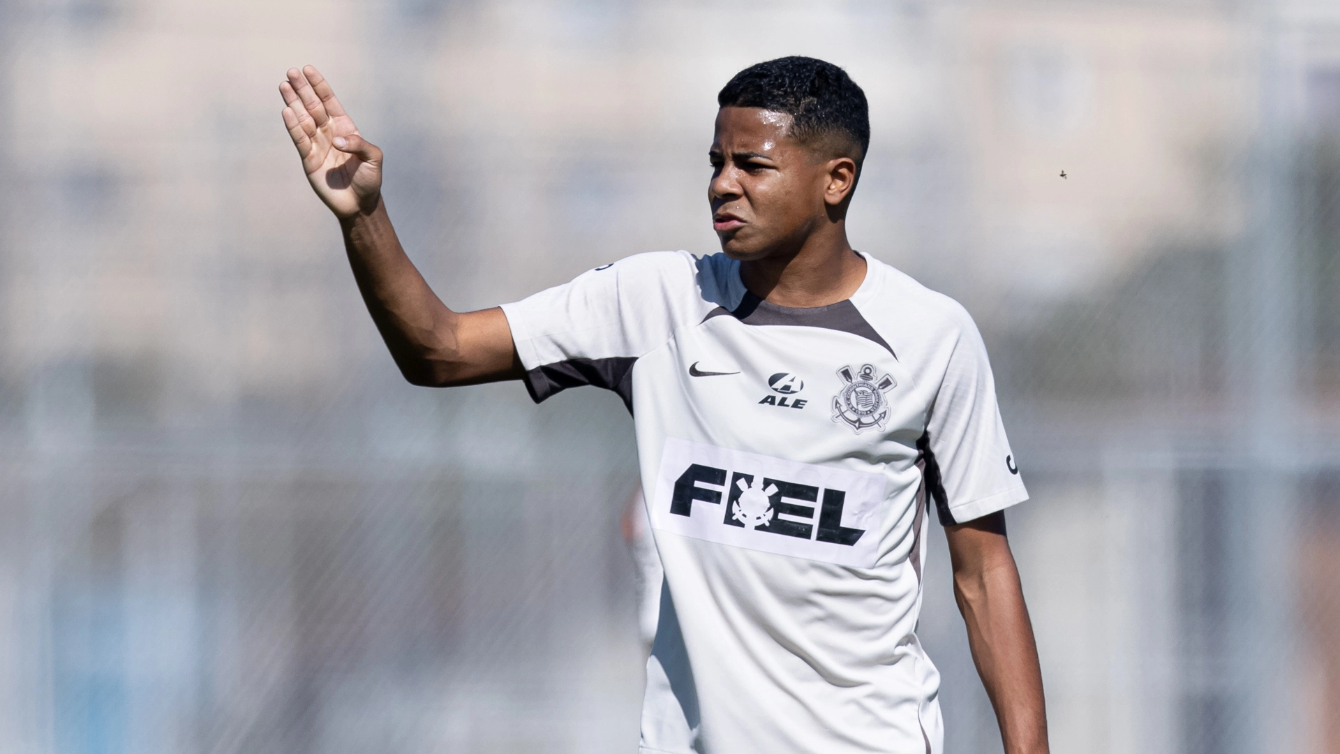 wesley-pode-ser-mais-um-a-fazer-a-ponte-corinthians-inglaterra