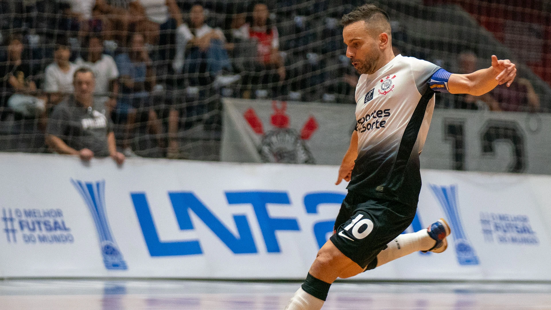 corinthians-goleia-ferroviaria-pelo-paulistao-de-futsal