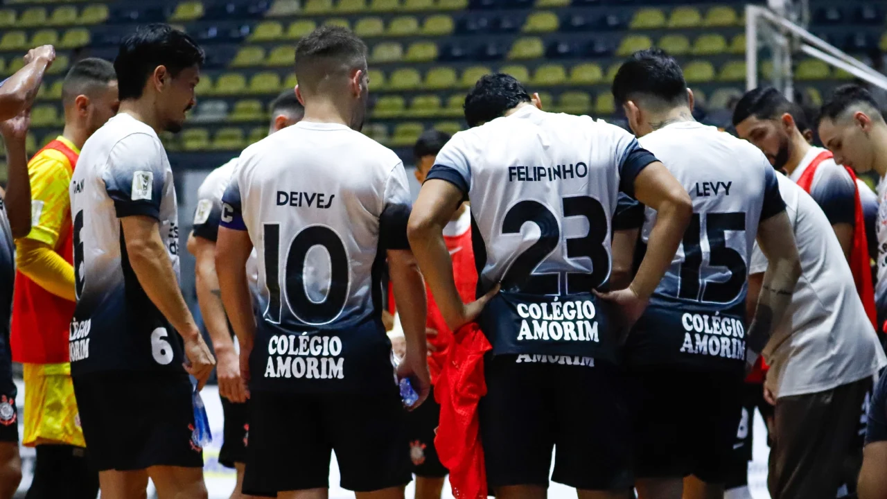 corinthians-vira-o-jogo-e-goleia-o-sao-jose-pelo-paulistao-de-futsal