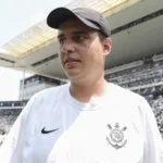 lucas-piccinato-festeja-o-hexa-do-corinthians-mas-reclama-do-horario-do-jogo