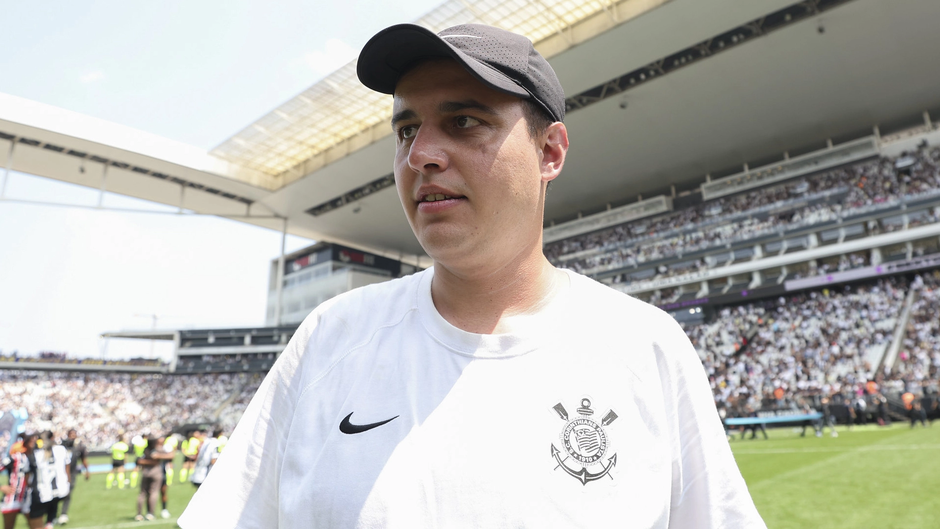 lucas-piccinato-festeja-o-hexa-do-corinthians-mas-reclama-do-horario-do-jogo