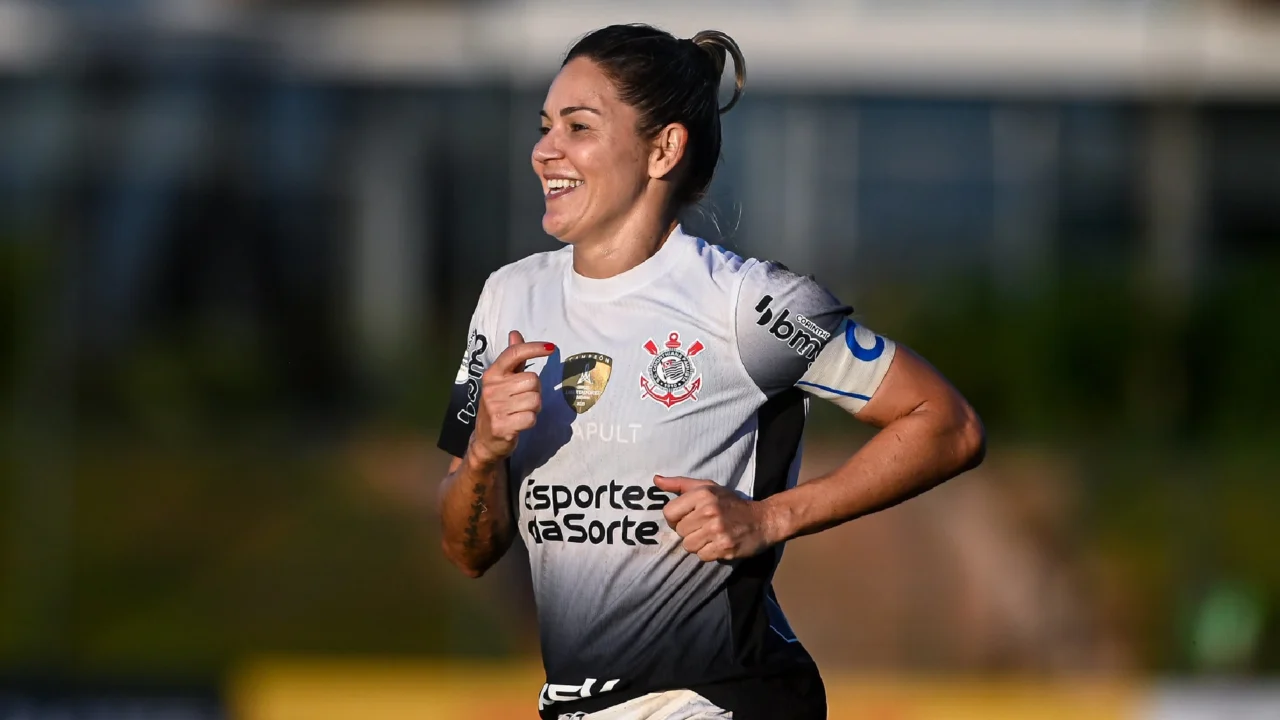 camisa-10-do-corinthians-gabi-zanotti-critica-gramados-da-libertadores-feminina