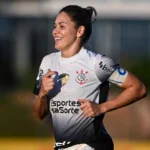 camisa-10-do-corinthians-gabi-zanotti-critica-gramados-da-libertadores-feminina