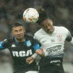 com-alteracoes-questionaveis-corinthians-cede-empate-e-se-complica-na-copa-sul-americana