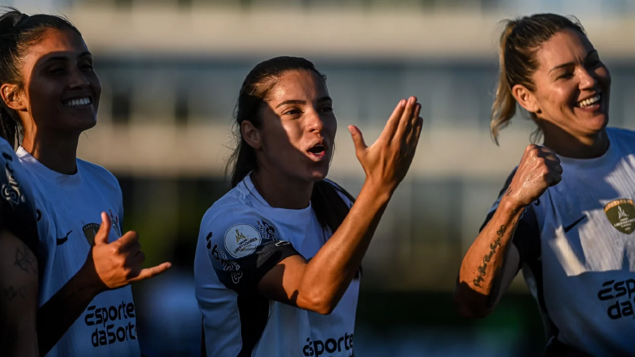 corinthians-bate-olimpia-e-vai-as-semifinais-da-libertadores-feminina