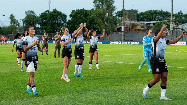 corinthians-e-independiente-santa-fe-decidem-o-titulo-da-libertadores-feminina-neste-sabado