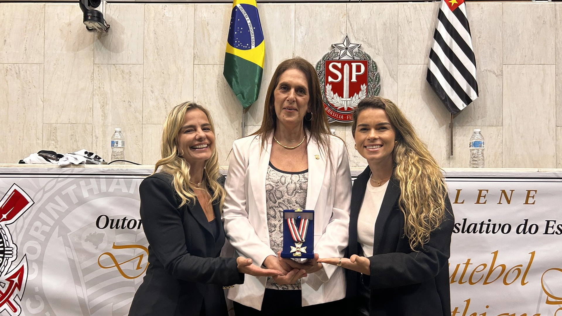 corinthians-feminino-e-homenageado-na-assembleia-legislativa-do-estado-de-sao-paulo