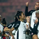 corinthians-bate-flamengo-pelo-brasileirao-feminino