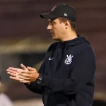 tecnico-do-corinthians-feminino-lucas-piccinato-exalta-evolucao-da-equipe