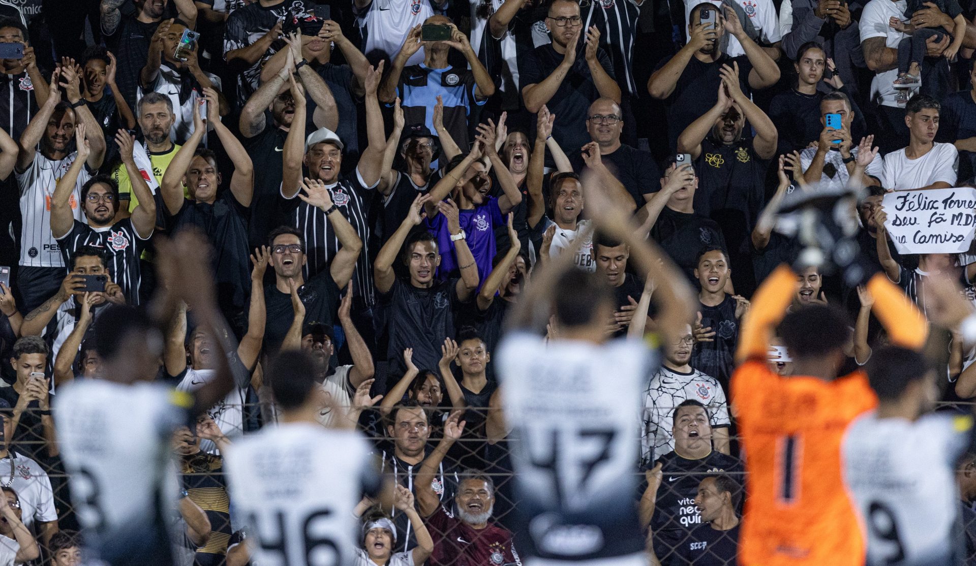 torcida-do-corinthians-esgota-ingressos-contra-o-sport