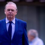 Corinthians quita salários atrasados do elenco e comissão