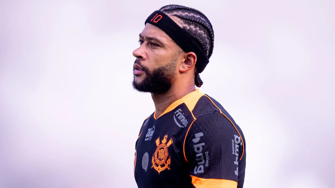 memphis-lamentou-o-empate-entre-corinthians-e-santos-no-ultimo-domingo-15