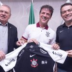 Fernando DIniz é anunciado como novo técnico do Corinthians