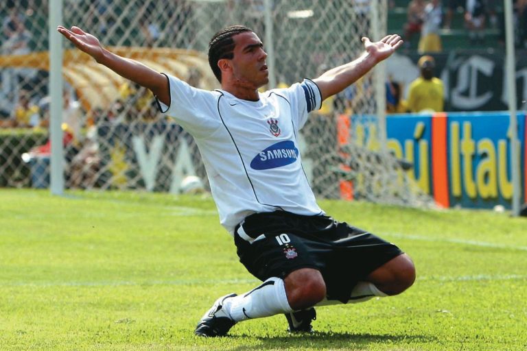 Tévez revela desejo de treinar o Corinthians no futuro