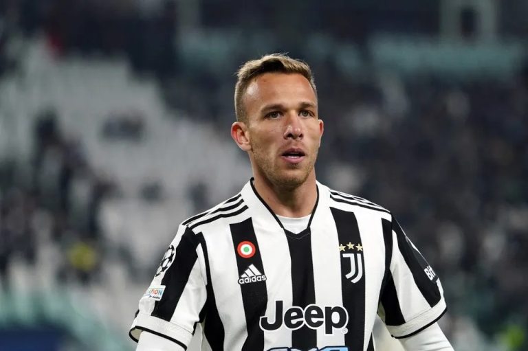 Salário pode impedir chegada de Arthur ao Corinthians