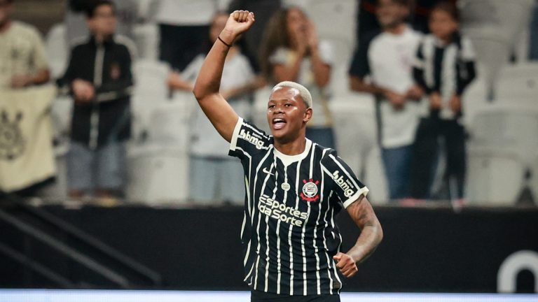 com-uma-a-menos-corinthians-vence-bahia-e-se-classifica-para-mais-uma-final-de-brasileirao-feminino